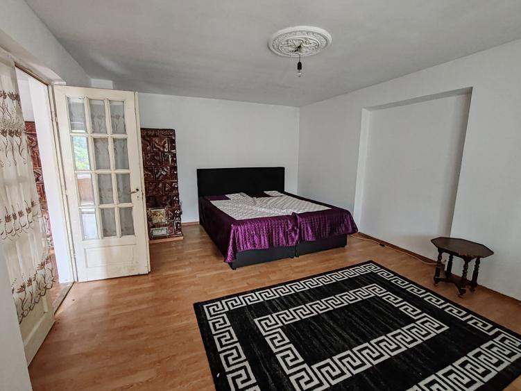 Apartament cu 6 camere decomandat, mobilat în Central