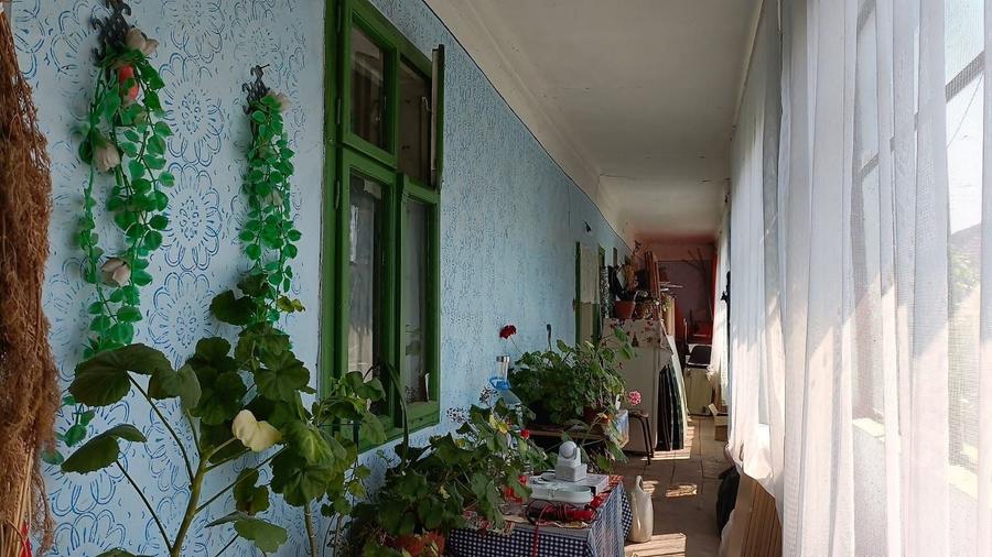 Casă cu 4 camere în Exterior Vest