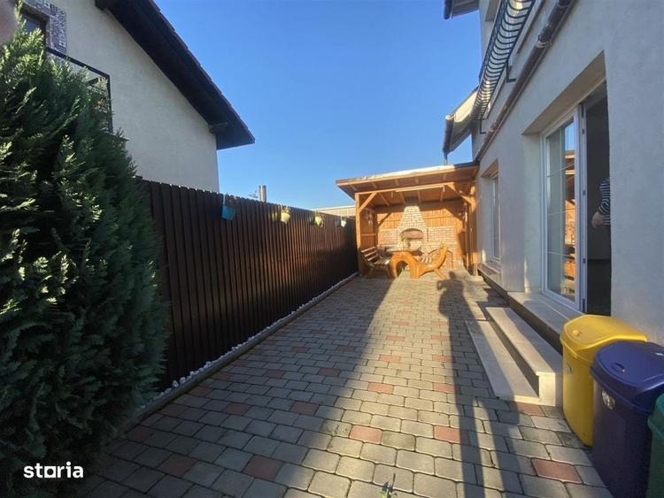 Casă cu 4 camere în Tăuți