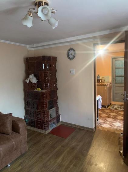Casă cu 6 camere cu Teren 400 Mp în Central