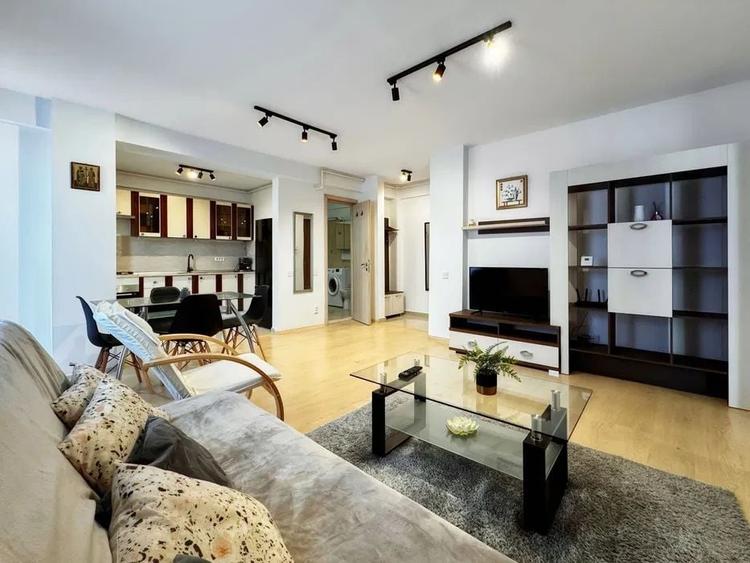 Apartament cu 2 camere semidecomandat, mobilat în Gorjului
