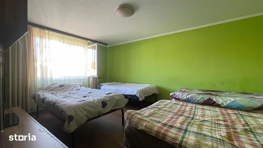 Casă cu 8 camere cu Teren 370 Mp în Central