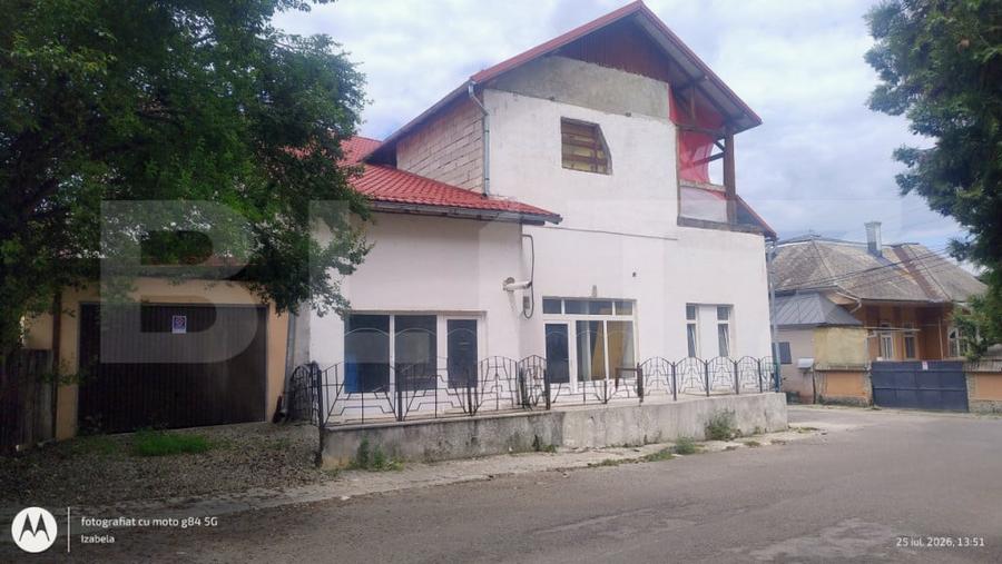 Casă cu 5 camere cu Teren 100 Mp în Central