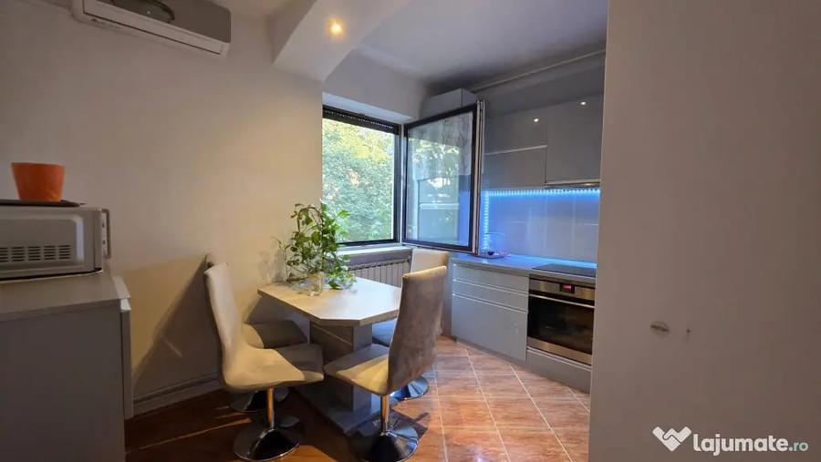 Apartament cu 2 camere semidecomandat în Central