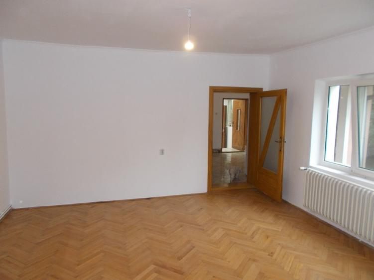 Casa, Timisora, zona Plopi, parter, caramida, 3 camere, 370mp teren - 1