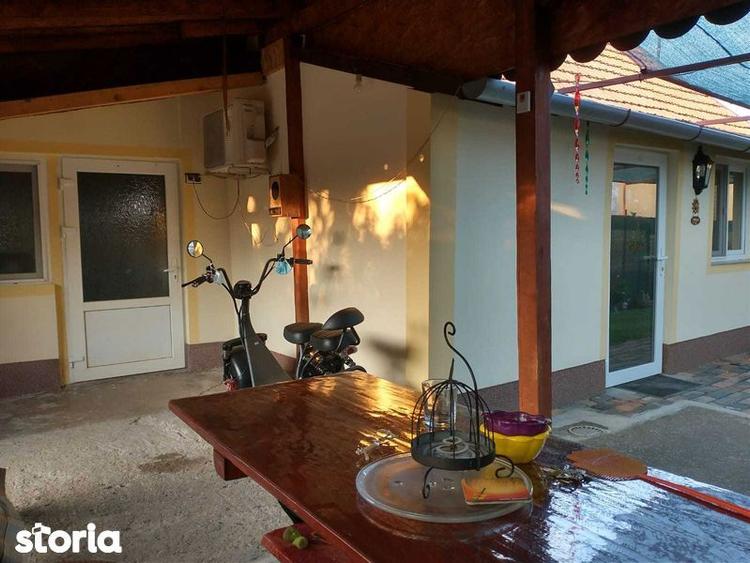 Vand casa modesta 2 camere Sanicolaul Mic - 1