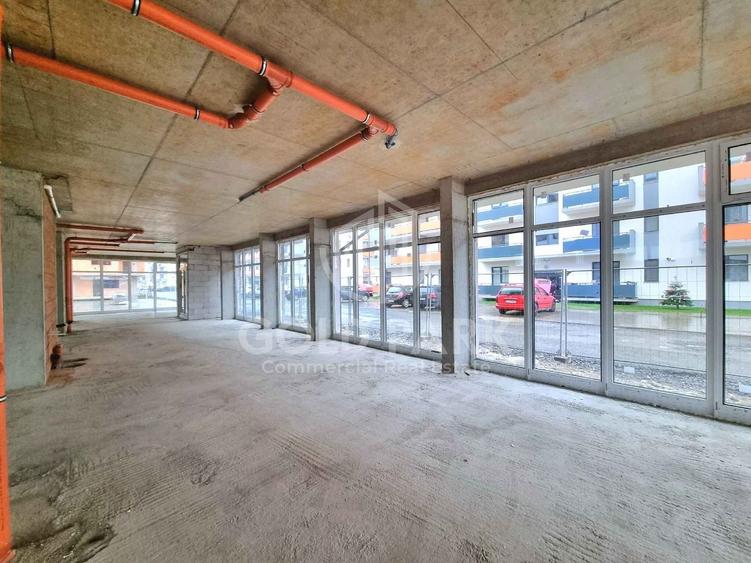 Spatiu Comercial - Zona Floresti - 320 mp - Bloc Nou - 5
