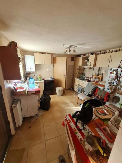 Vanzare casa cu anexa locuibila si teren - 2