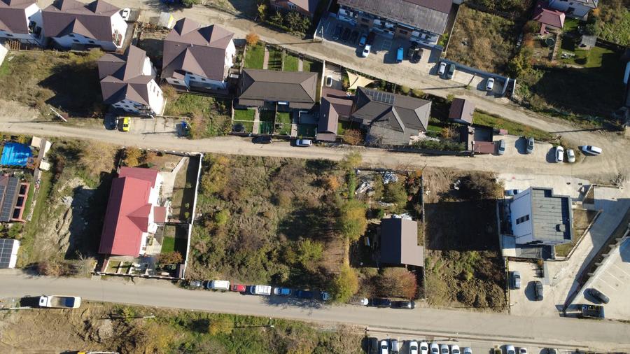 OPORTUNITATE DE INVESTITIE: Teren pentru construcție - zonă deosebită - 2