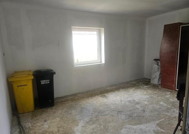 Lapusel, casa caramida - 1