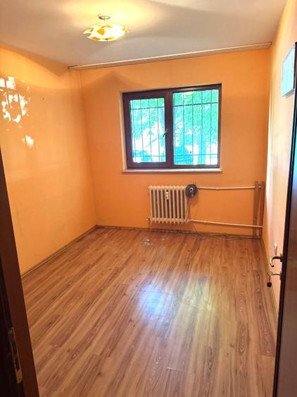 boema-3 camere,circular,parter cu balcon - 4