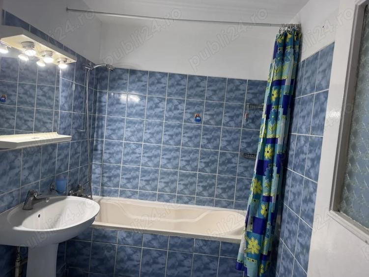 Apartament cu 3 camere decomandat în Seleuș