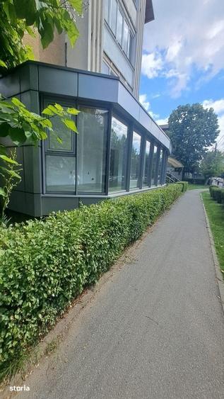 Spațiu comercial, de 90 mp, în Central