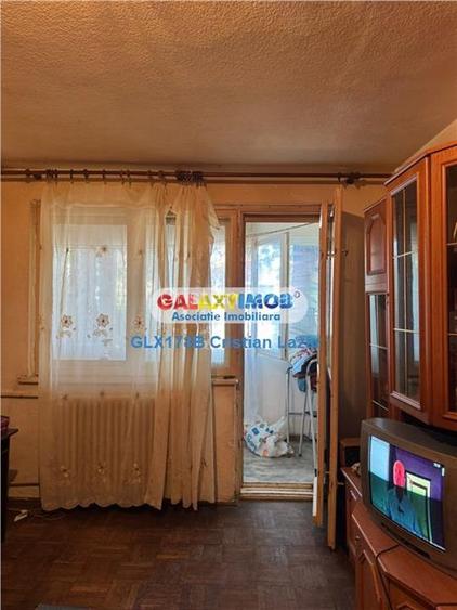 GIULESTI INTERSECTIE CONSTRUCTORILOR GIULESTI INTERSECTIE CONSTRUCTORILOR