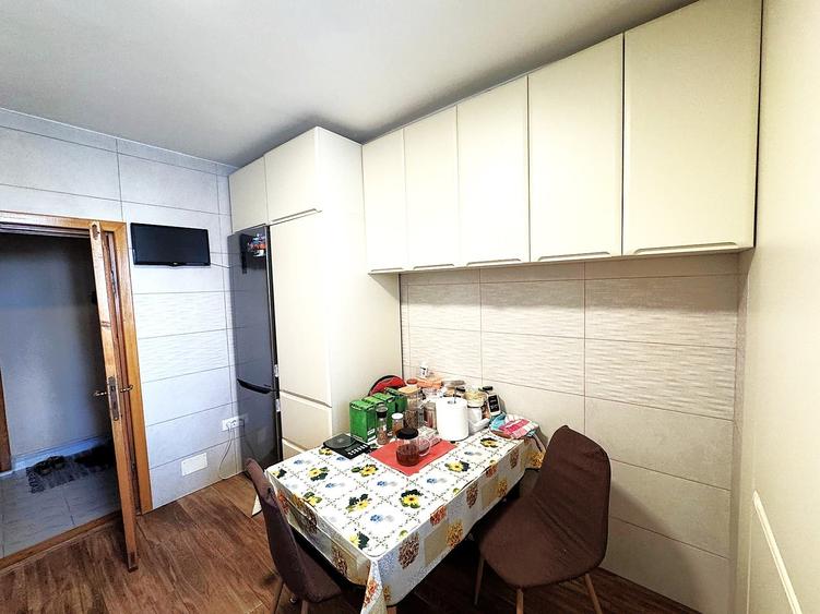 Apartament spatios 4 camere decomandate, etaj 7 din 10, Micro 18 - 5