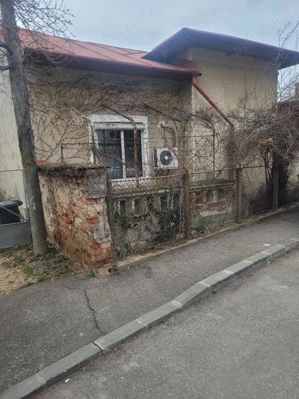 Casa de vanzare aproape de centrul ora?ului - 1