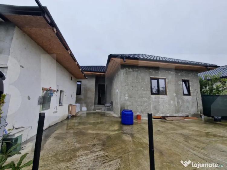 Casa semifinisata situata central in municipiul Dorohoi - 1