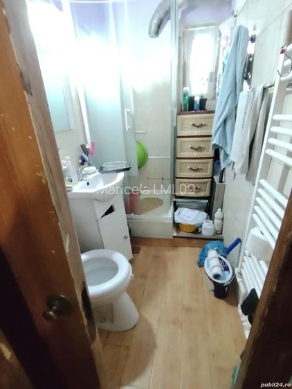 Vand apartament . Vand apartament .