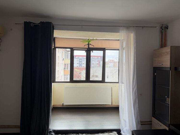 Inchiriez apartament 2 camere central - 6