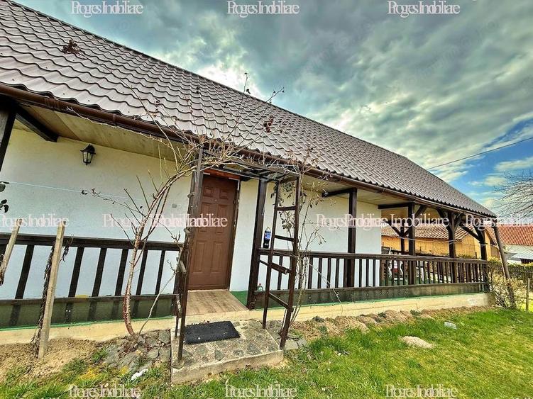 Casa de vacanta Surduc -Langa lac- 3 camere - 400 mp teren - CF- Utilitati- 43.000 euro, comision 0 - 5