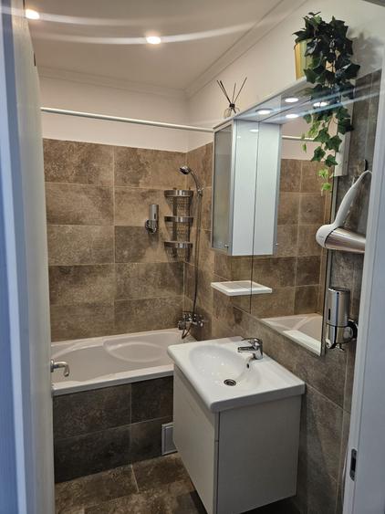 Inchiriez garsoniera mobilata, dispune de suficiente spatii - 15