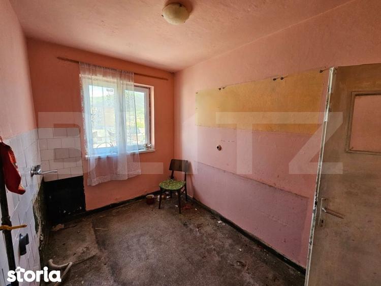 Apartament 2 camere, 52 mp, decomandat, etaj 2 necesita renovare, - 4