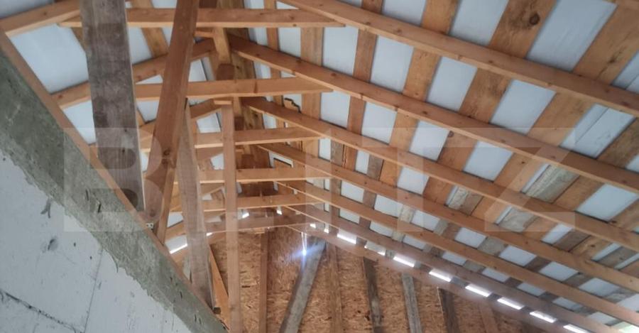 CASA LA ROSU CU TEREN - 16