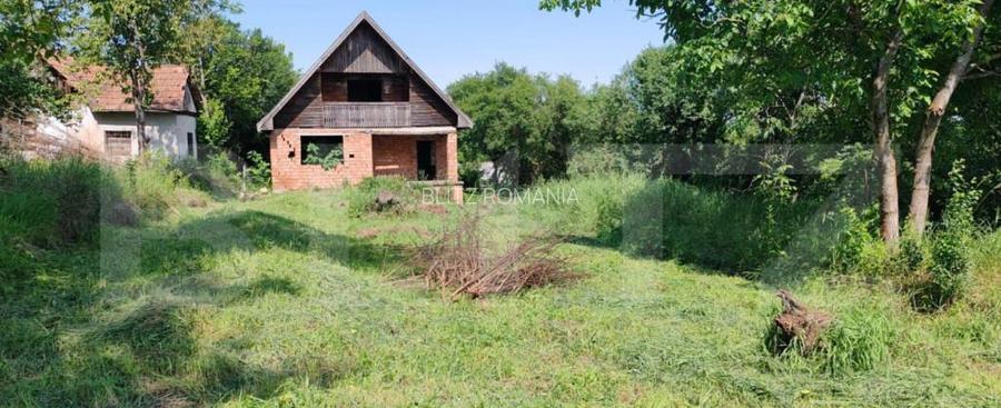 Vand teren cu casa la ro?u zona Platou, Str. Posada Vand teren cu casa la ro?u zona Platou, Str. Posada
