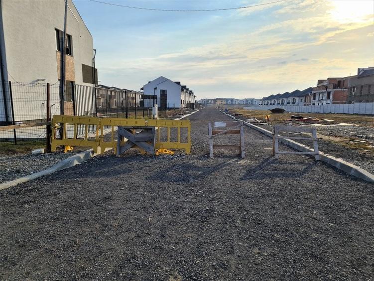 Teren intravilan construibil,11578mp dezmembrat in loturi ,drum cu utilitati! - 3