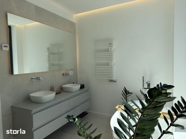 Casă cu 5 camere cu Teren 340 Mp în Central