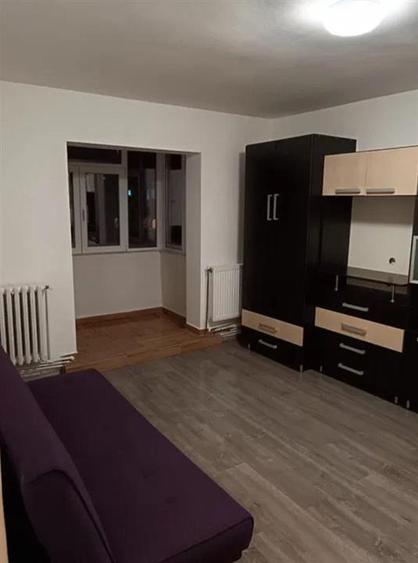 Apartament cu 2 camere semidecomandat, mobilat în Baza 3