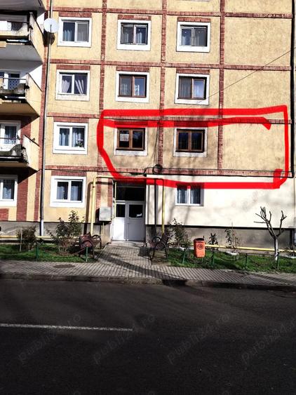Vanzare -Apartament 4 camere , etaj 1 loc Aninoasa jud Hunedoara - 4