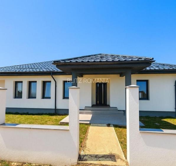 Casa individuala de vanzare 131 mp construi?i, teren