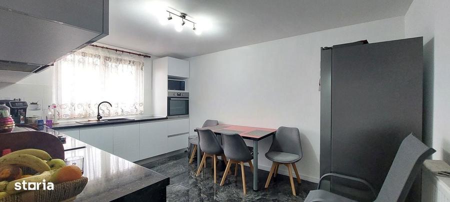 Casa spa?ioasa cu piscina ?i teren 1507 mp in Sat Costi - 14