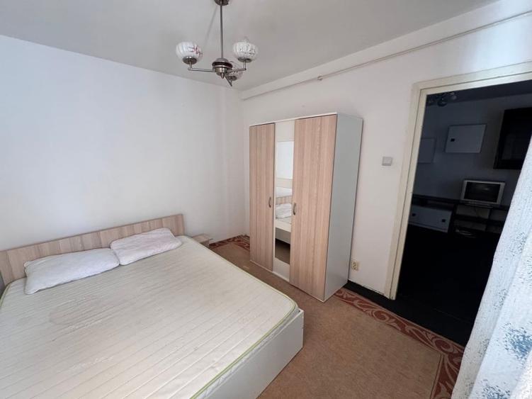 Apartament de vânzare - 5