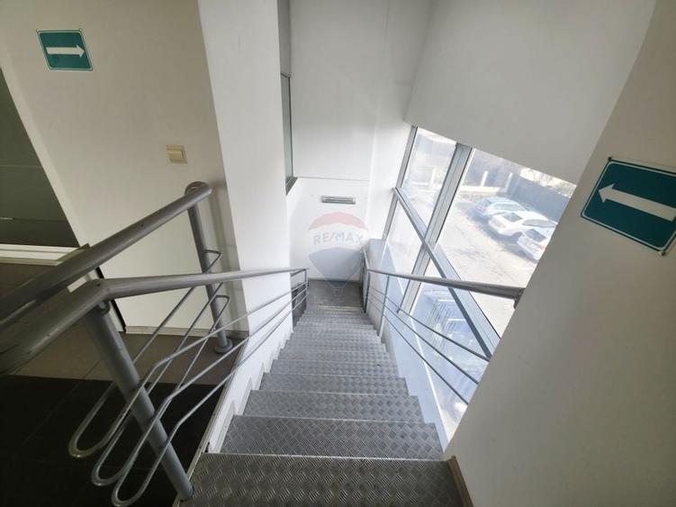 Spațiu comercial de 828 mp de vânzare în zona 1 Mai - 12