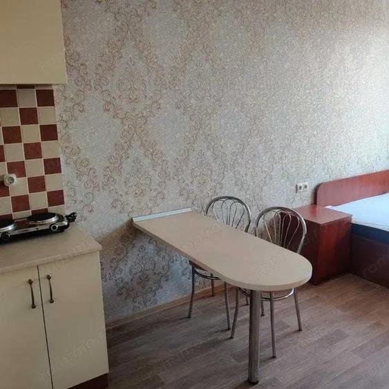 Garsonieră decomandată în Moșilor