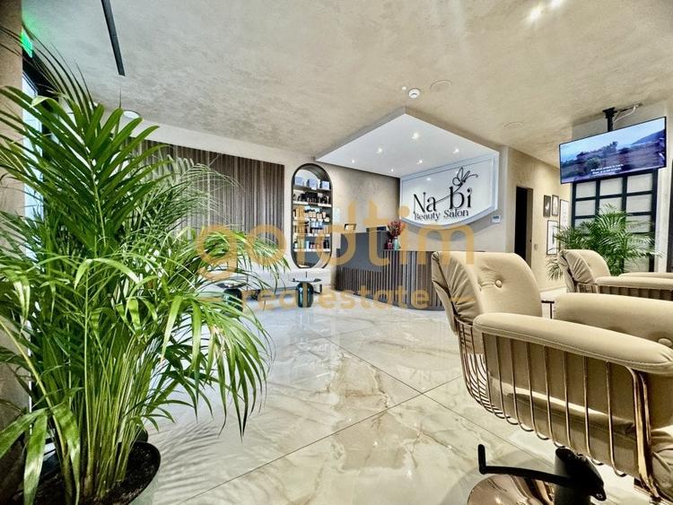 SPATIU VITRINA/ PRETABIL SALON INFRUMUSETARE - 6