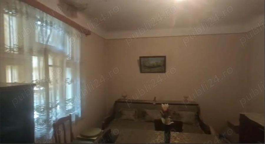 Casă cu 3 camere în Răzvad