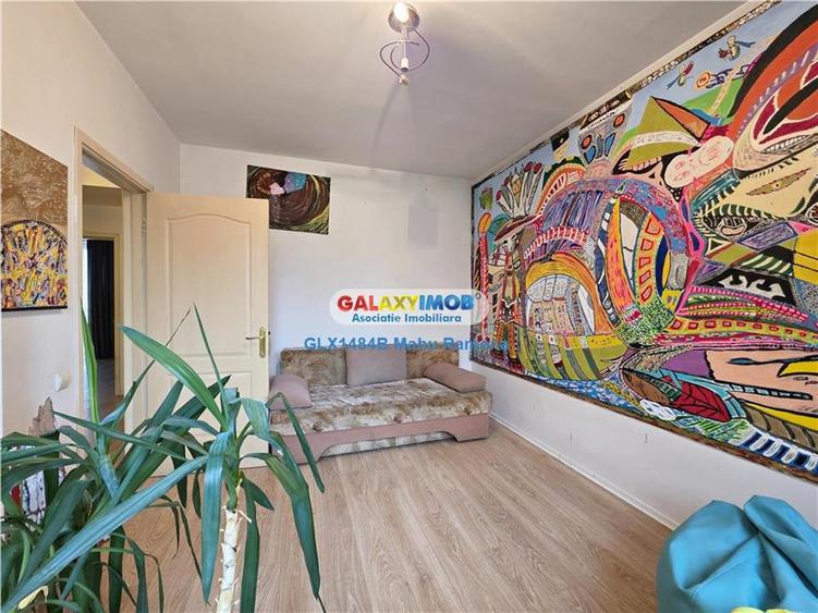Casă cu 6 camere cu Teren 276 Mp în Est