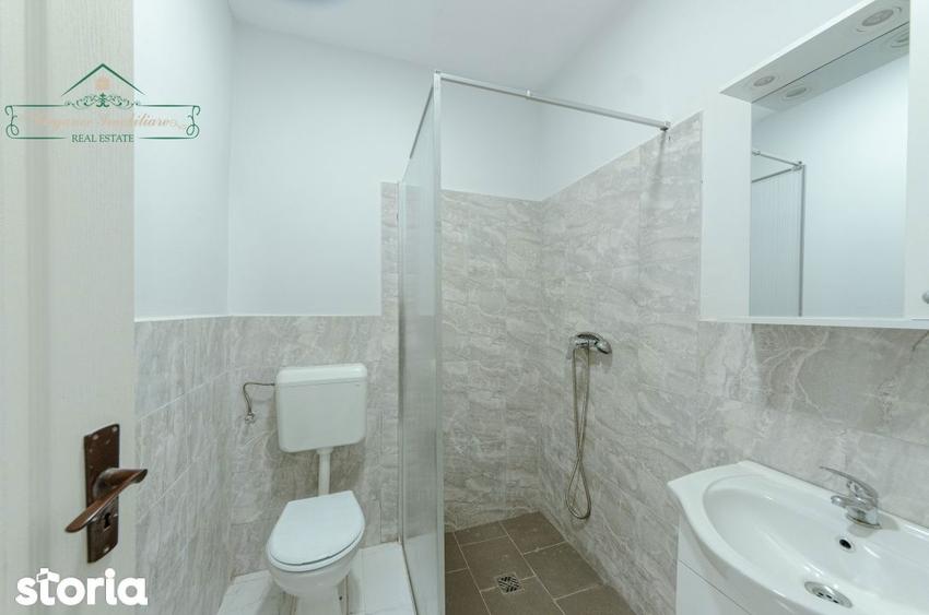 Apartament de inchiriat cu 2 camere la curte comuna, zona Centrala, Ar - 3