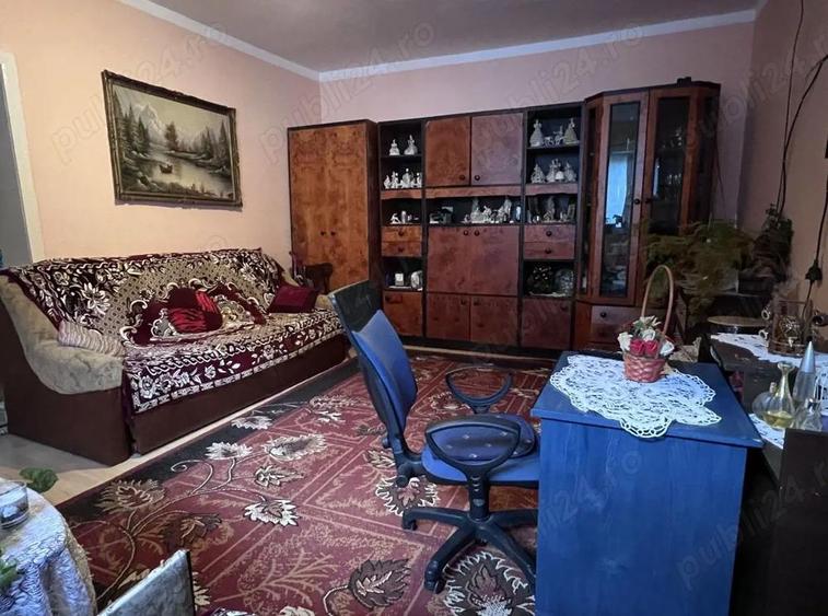 Proprietar vand casa cu doua camere, pe strada Parcului - 5