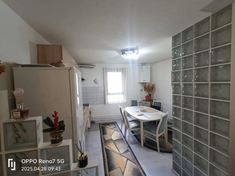 Apartament cu 3 camere și spațiu comercial de vânzare in Reghin str. Făgărașului - 1