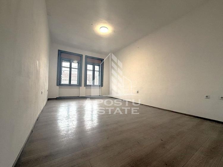 Apartament cu 2 camere,situat la un parter foarte inalt, zona Iosefin - 1