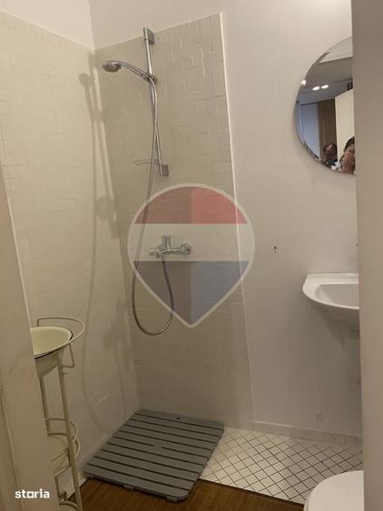 Apartament cu 4 camere decomandat în Dacia