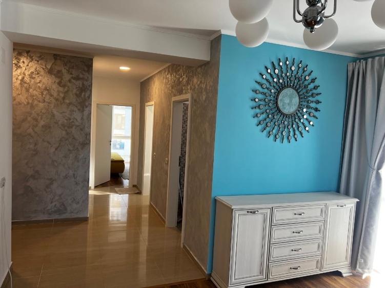 Apartament cu 3 camere decomandat, mobilat în Aradului