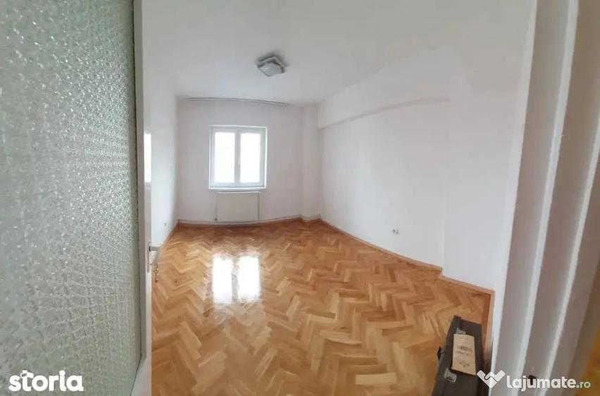 Apartament cu 4 camere decomandat în Ultracentral