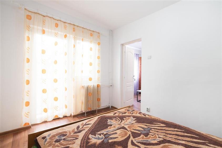 RECO Apartament 2 camere decomandat Rogerius etajul 3 - 8