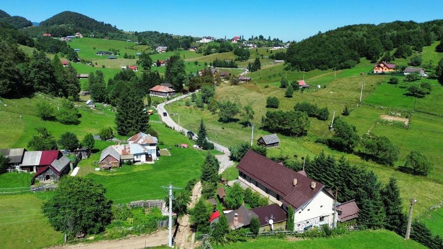 Pensiune de vanzare in varf de munte la Ciocanu - langa Sirnea - 16