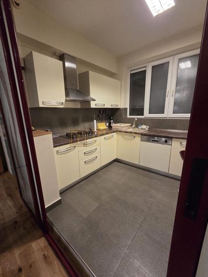 3 camere-107 mp, situat intr-o vila, loc de parcare, centrala gaz - 22